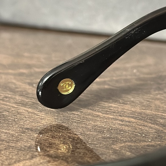 Chanel Vintage Black Quilt Shield CC Logo Sunglasses 5019 - Picture 11 of 16